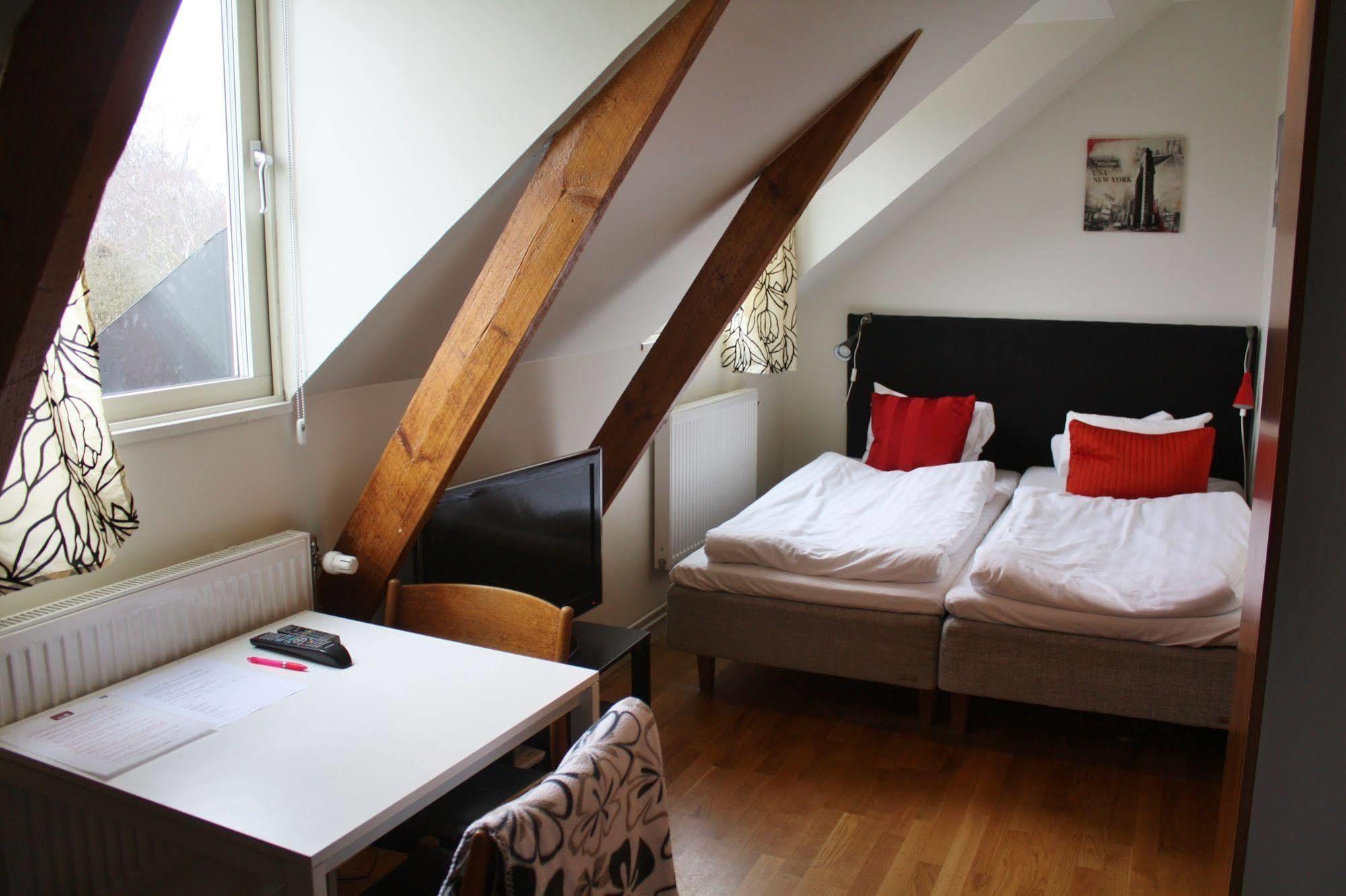 Design Hostel Mia Хелзингборг Екстериор снимка